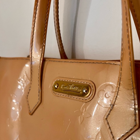 Louis Vuitton Vernice tote in nude metallic - Picture 12 of 16